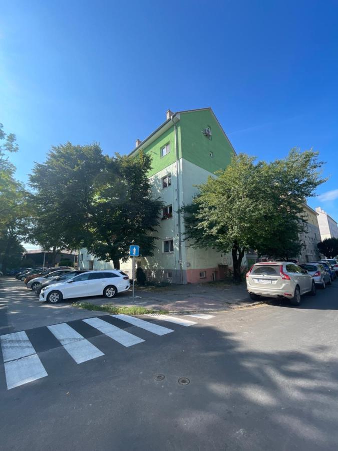 Apartman Daxnerko - Samostatny Dvojpokojovy Byt ブラチスラヴァ エクステリア 写真
